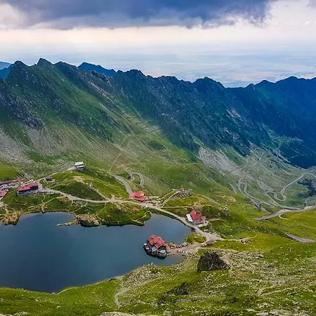 Vila Nadia Oesti-Paminteni